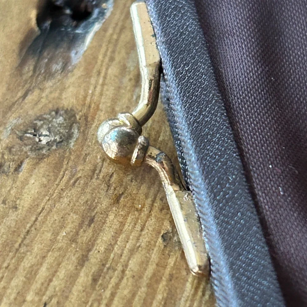 Vintage Mid-Century-Modern Gold Lame Clutch Purse - Picture 11 of 16